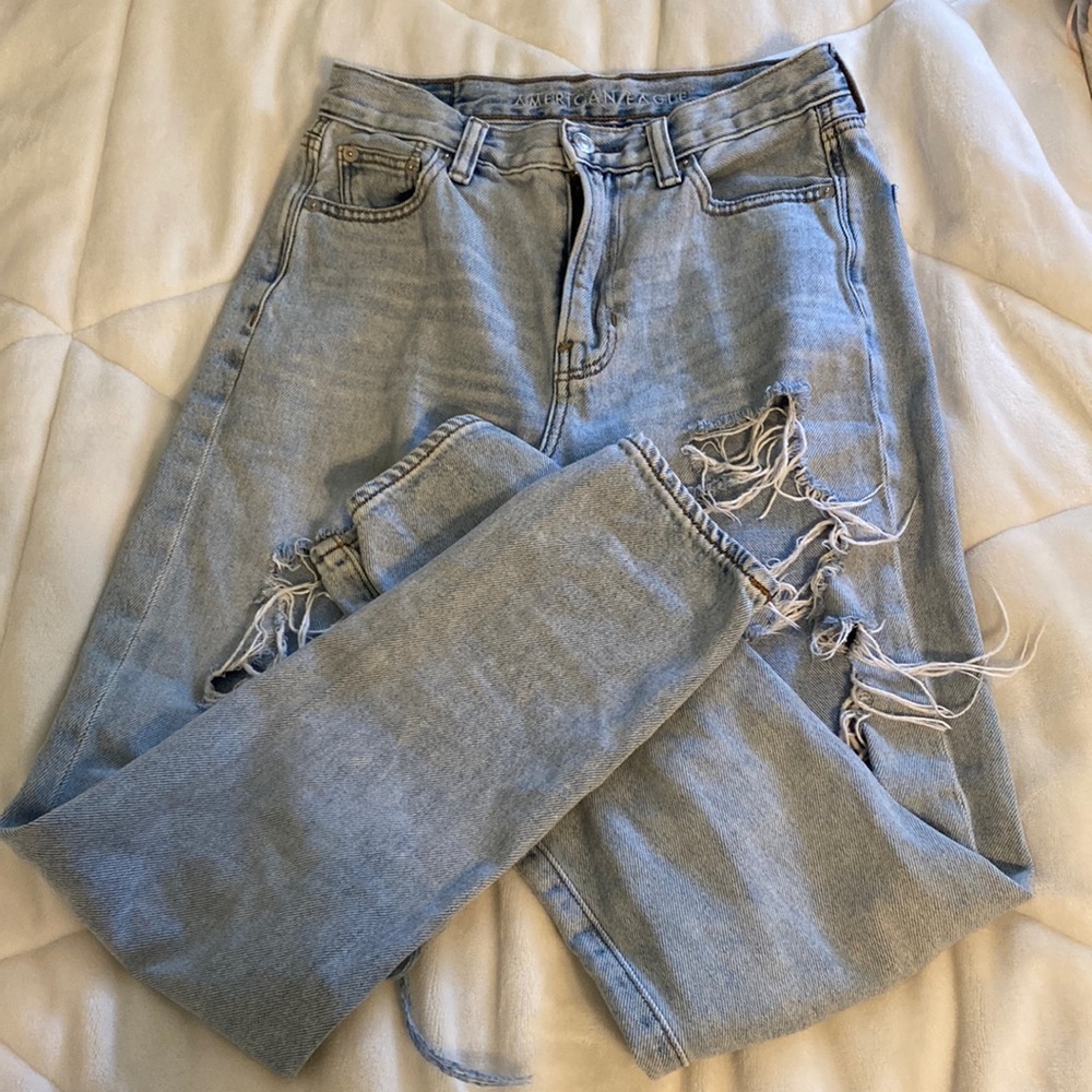 American Eagle Distressed Light Wash Mom Jeans